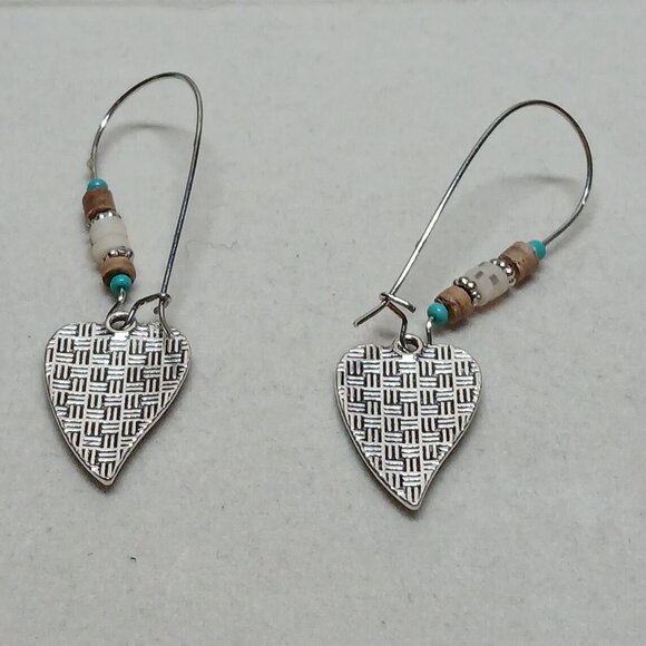 NWOT Fashion Jewelry Silver Tone Southwest Heart Dangle Earrings #12 - Picture 4 of 9